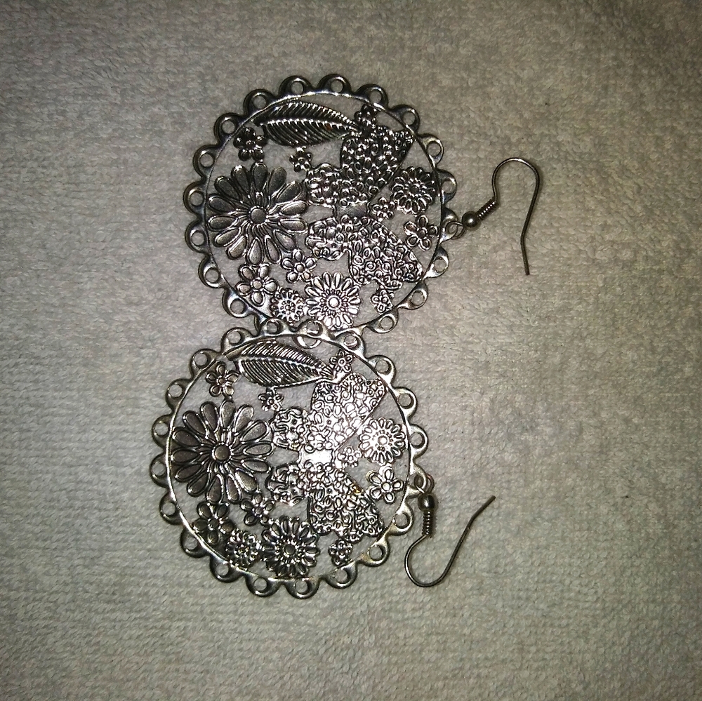 Earrings n necklace never worn butterfly
